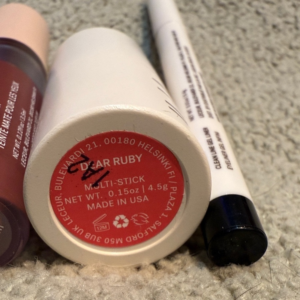 ILIA - 2 liquid eyeshadows, 1 multi use stick, 1 eyeliner - new! - Picture 3 of 5